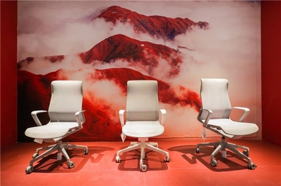 廣州家具展上,圣奧科技智能環(huán)保方案帶來辦公商用新體驗(yàn)